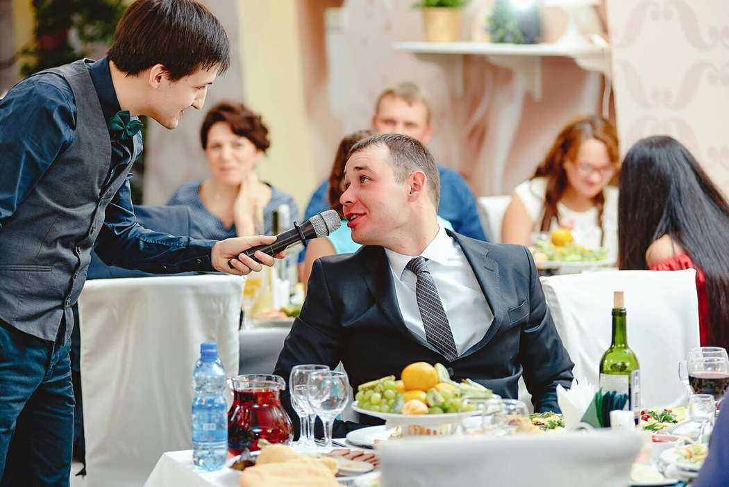 Служебный роман: верные признаки того, что вы приглянулись коллеге