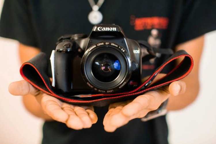 Лучшие зеркальные фотоаппараты для начинающих фотографов на 2022 год