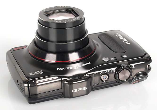Fujifilm FinePix F550EXR — одна из тех камер, к которым можно присмотреться особенно придирчивым любителям, желающим получить все и сразу по