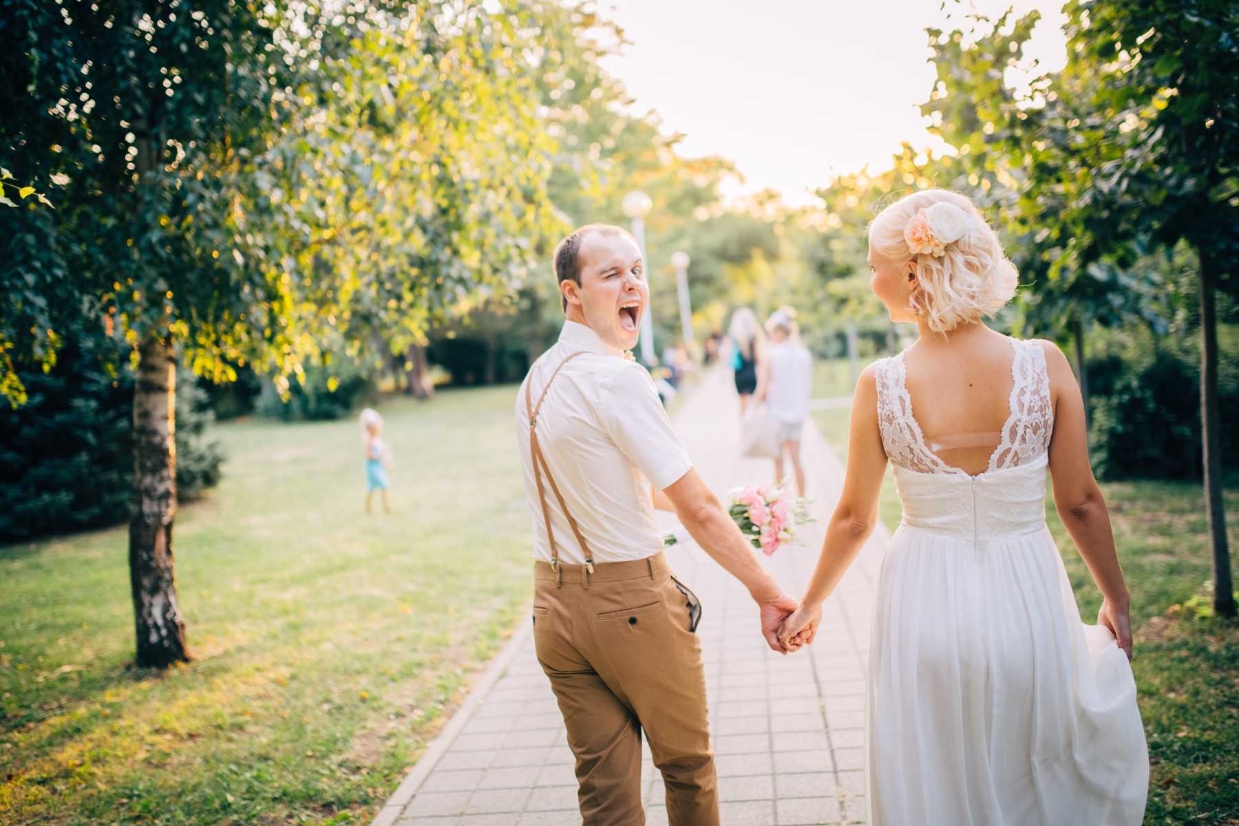 50 потрясающих поз для свадебной фотосессии | wedding blog