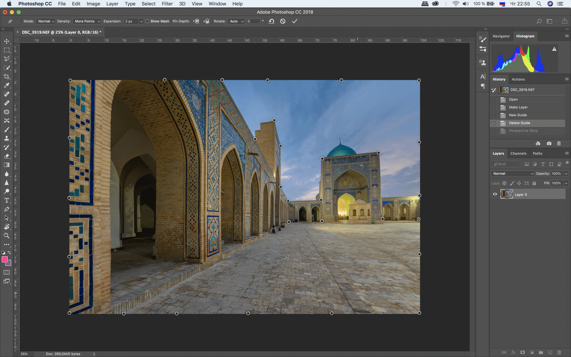 В Photoshop CS6 широкую известность получил инструмент изменения перспективных искажений, но про то, что с помощью этого же инструмента можно изменять перспективу предметов, те углов, под которым они находятся относительно объектива фотоаппарата, знают не