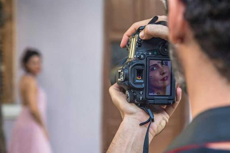 5 простых советов, как фотографировать людей и создавать портреты