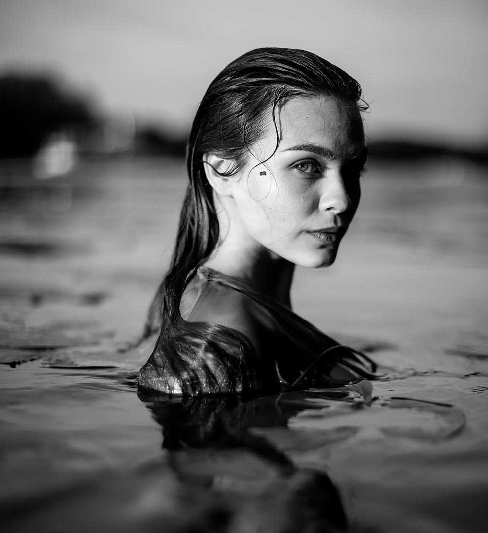 Грег Горман Greg Gorman является всемирно известным фотографом, работающим в различных жанрах, но преимущество он отдает все же портретной