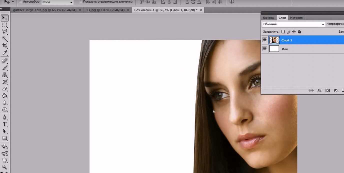 В этом уроке по Photoshop мы узнаем, как создать классический эффект зеркального отображения для любой фотографии, заменив одну сторону изображения в зеркальным отражением другой Этот популярный эффект часто используется на обложках альбомов и постерах фи